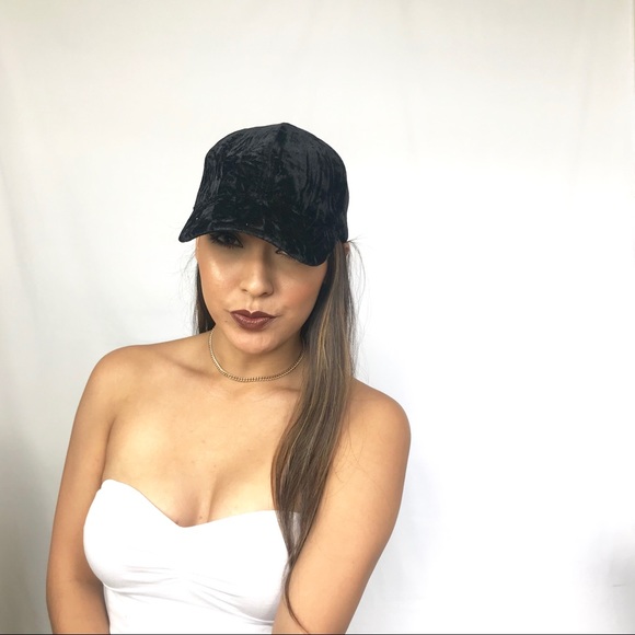 • BCBG Crush Velvet Hat • - Picture 2 of 8